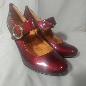 Sofft patent leather heels